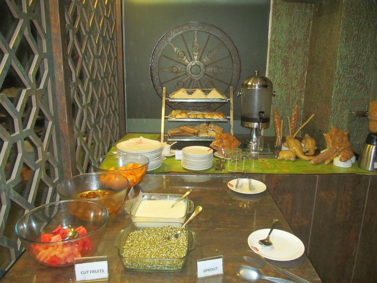 Hotel Radhika Regency Rourkela Экстерьер фото